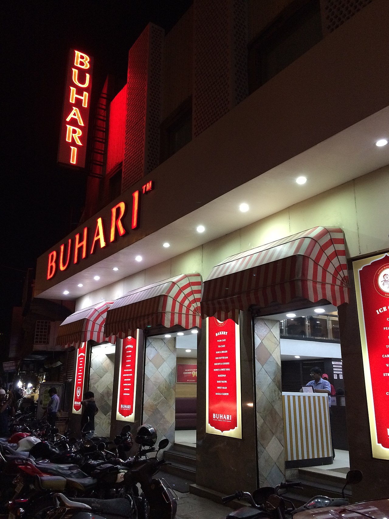 Buhari Hotel (Photo: SnapMeUp, CC BY-SA 4.0)