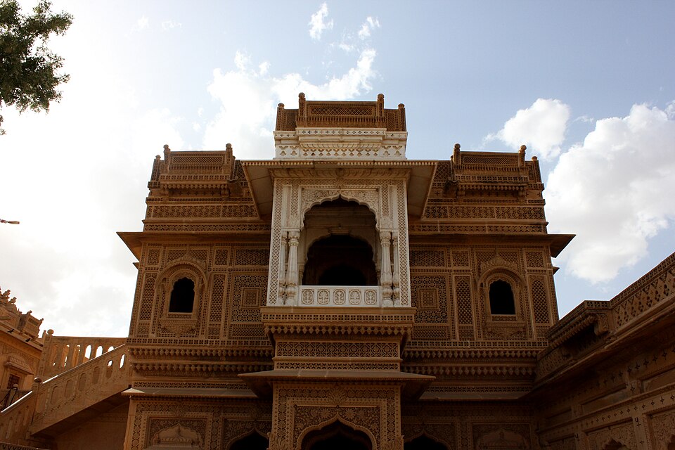 Shri Mahavir Digambar Jain Temple (Photo: Wikimedia Commons contributors, CC BY-SA 4.0)