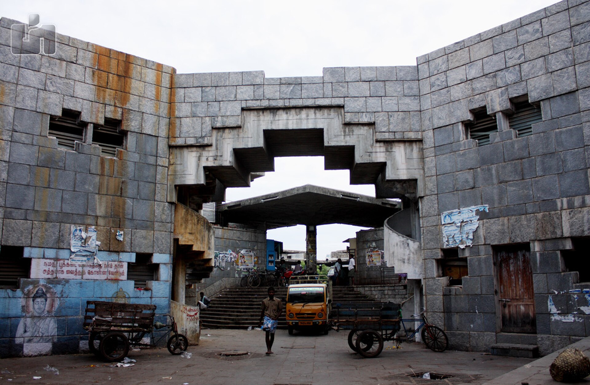Koyambedu Wholesale Market Complex (Photo: Sudhamshu Hebbar, CC BY 2.0)
